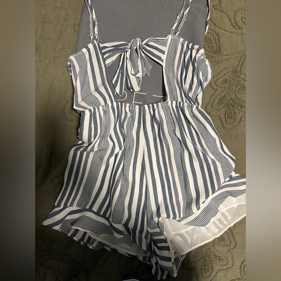 American Eagle striped ruffle romper with pockets, size S, PERFECT CONDITION - Picture 4 of 7